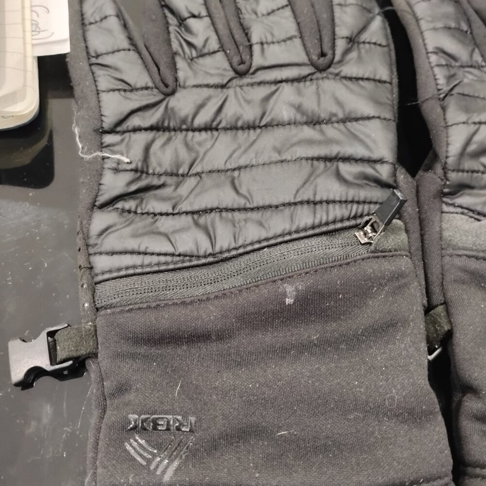 Reebok gloves - Picture 2 of 5